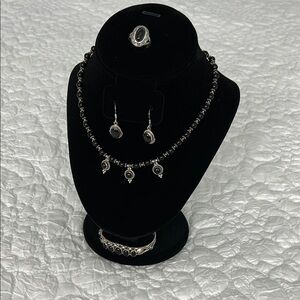 Elegant Black and Silver Teardrop Jewelry Set